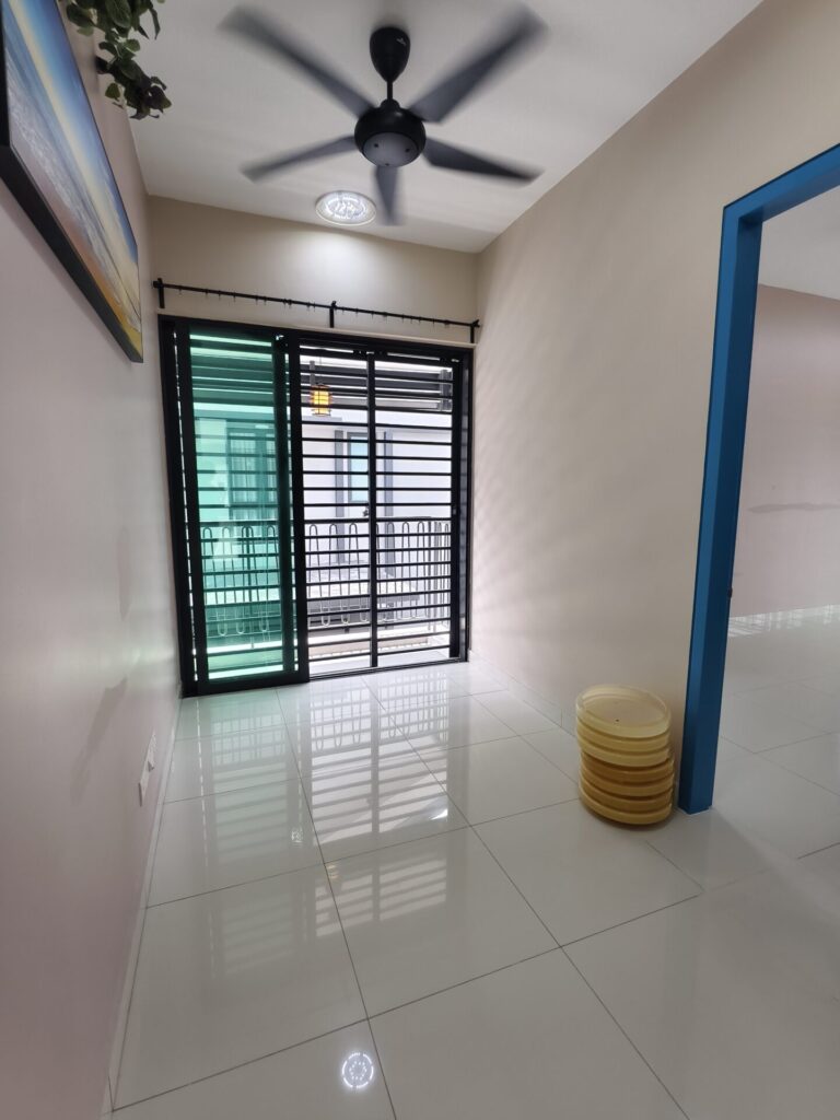 format: 0; filter: 0; fileterIntensity: 0.0; filterMask: 0; captureOrientation: 90;
runfunc: 0; algolist: 0;
multi-frame: 1;
brp_mask:8;
brp_del_th:0.0001,0.0003;
brp_del_sen:0.3000,0.3000;
motionR: 0;
delta:1;
bokeh:1;
module: photo;hw-remosaic: false;touch: (-1.0, -1.0);sceneMode: 2621440;cct_value: 0;AI_Scene: (-1, -1);aec_lux: 212.0;aec_lux_index: 0;albedo: ;confidence: ;motionLevel: 0;weatherinfo: weather?null, icon:null, weatherInfo:100;temperature: 40;